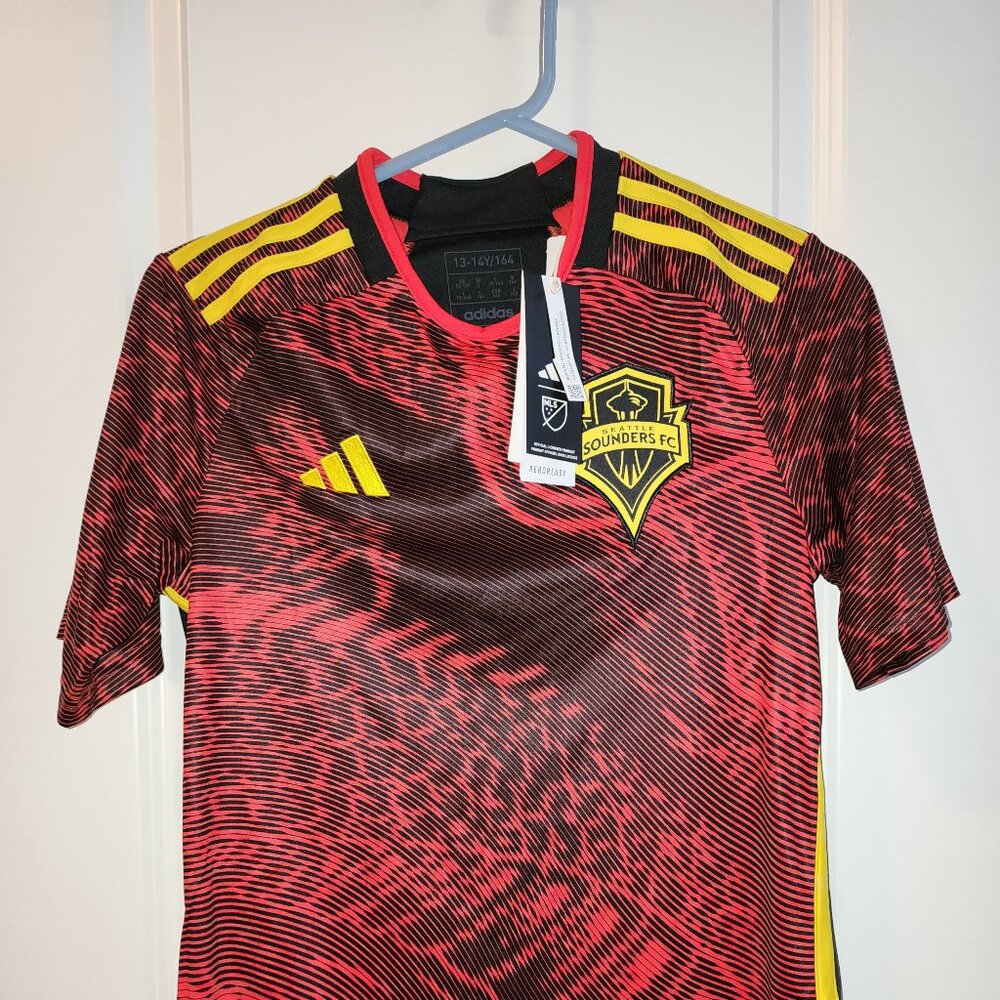 Seattle Sounders 23/24 Bruce Lee Edition Away Kit YOUTH Size XL 15-16Y NWT